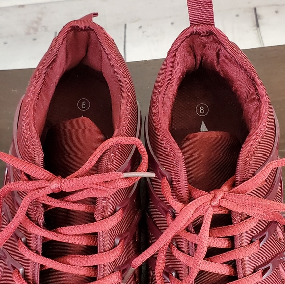 running shoes - Picture 3 of 6